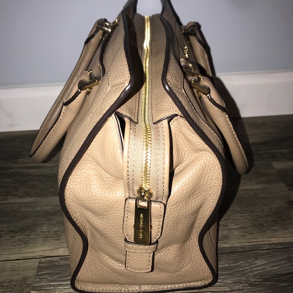 Michael Kors handbag - Picture 2 of 4